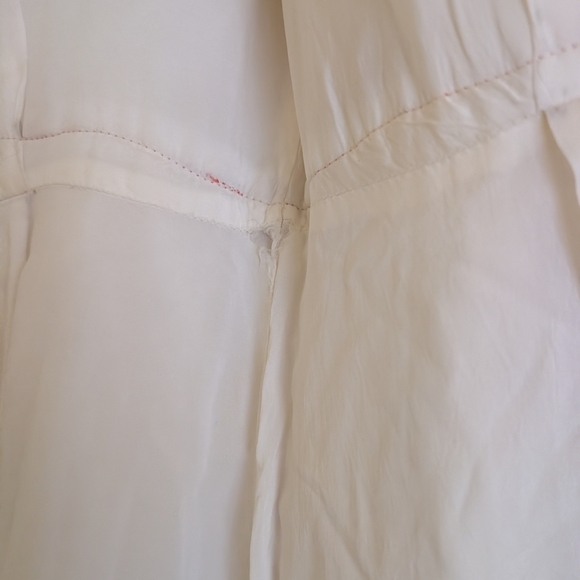 Elegant Cream Quilted Robe - Picture 9 of 10